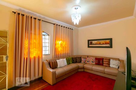 Sala de TV de casa à venda com 5 quartos, 233m² em Santa Amelia, Belo Horizonte