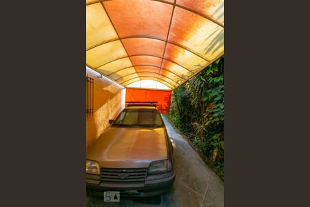 Casa à venda com 233m², 5 quartos e 5 vagas Casa à venda com 233m², 5 quartos e 5 vagasGaragem