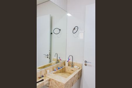 Apartamento para alugar com 98m², 2 quartos e 2 vagas Apartamento para alugar com 98m², 2 quartos e 2 vagasBanheiro da Suíte