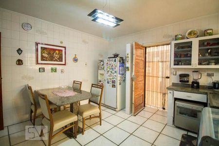 Casa à venda com 209m², 3 quartos e 2 vagasCozinha 