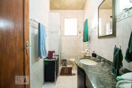 Casa à venda com 209m², 3 quartos e 2 vagasBanheiro