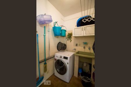 Casa à venda com 209m², 3 quartos e 2 vagasLavanderia 