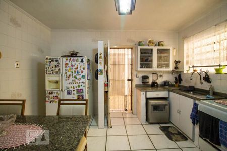 Casa à venda com 209m², 3 quartos e 2 vagasCozinha 