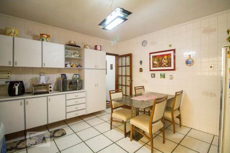 Casa à venda com 209m², 3 quartos e 2 vagasCozinha 