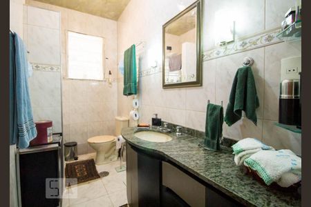 Casa à venda com 209m², 3 quartos e 2 vagasBanheiro