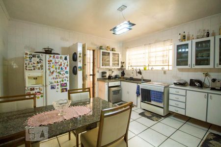 Casa à venda com 209m², 3 quartos e 2 vagasCozinha 