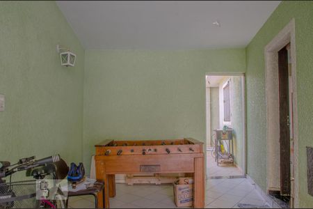 Casa à venda com 317m², 2 quartos e 6 vagasEntrada