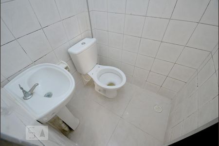 Banheiro de casa para alugar com 1 quarto, 25m² em Vila Brasilina, São Paulo