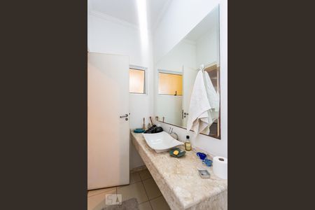 Casa à venda com 510m², 4 quartos e 3 vagas Casa à venda com 510m², 4 quartos e 3 vagasLavabo