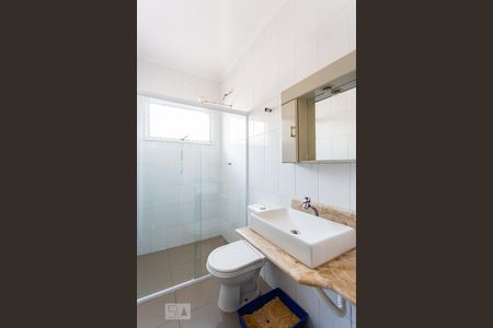 Casa à venda com 510m², 4 quartos e 3 vagas Casa à venda com 510m², 4 quartos e 3 vagasBanheiro da Suíte 2