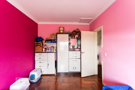 Casa à venda com 510m², 4 quartos e 3 vagas Casa à venda com 510m², 4 quartos e 3 vagasQuarto