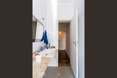 Casa à venda com 510m², 4 quartos e 3 vagas Casa à venda com 510m², 4 quartos e 3 vagasBanheiro da Suíte