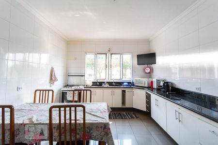 Casa à venda com 510m², 4 quartos e 3 vagas Casa à venda com 510m², 4 quartos e 3 vagasCozinha