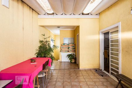 Casa à venda com 510m², 4 quartos e 3 vagas Casa à venda com 510m², 4 quartos e 3 vagasQuintal