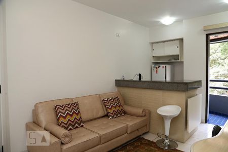 Sala/Cozinha de kitnet/studio à venda com 1 quarto, 35m² em Vila Suzana, São Paulo