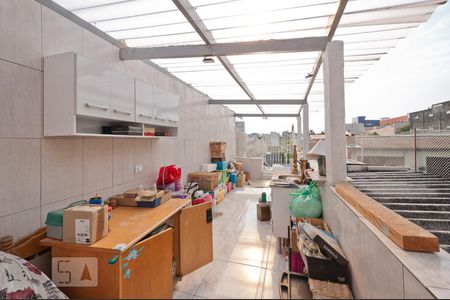 Casa à venda com 250m², 4 quartos e 4 vagas Casa à venda com 250m², 4 quartos e 4 vagasVaranda