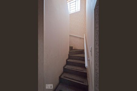 Escada de casa à venda com 4 quartos, 250m² em Vila Ré, São Paulo