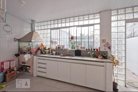 Casa à venda com 250m², 4 quartos e 4 vagas Casa à venda com 250m², 4 quartos e 4 vagasChurrasqueira