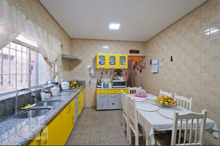 Casa à venda com 250m², 4 quartos e 4 vagas Casa à venda com 250m², 4 quartos e 4 vagasCozinha