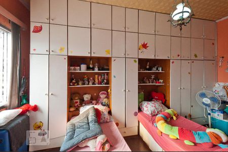 Casa à venda com 250m², 4 quartos e 4 vagas Casa à venda com 250m², 4 quartos e 4 vagasQuarto 2