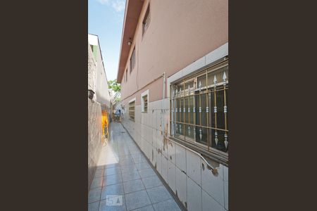 Casa à venda com 250m², 4 quartos e 4 vagas Casa à venda com 250m², 4 quartos e 4 vagasCorredor