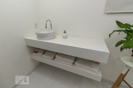 Casa de condomínio à venda com 650m², 6 quartos e 4 vagasBanheiro Social 1