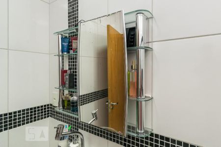 Casa de condomínio à venda com 650m², 6 quartos e 4 vagasBanheiro Social (2º andar) - Armário