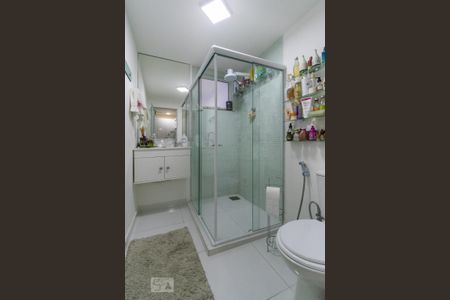 Casa de condomínio à venda com 650m², 6 quartos e 4 vagasBanheiro da Suíte 1 - Box de vidro