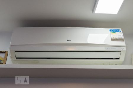 Casa de condomínio à venda com 650m², 6 quartos e 4 vagasSuíte 2 (2º andar)- Ar split