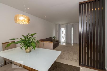 Casa de condomínio à venda com 650m², 6 quartos e 4 vagasSala (2º andar)