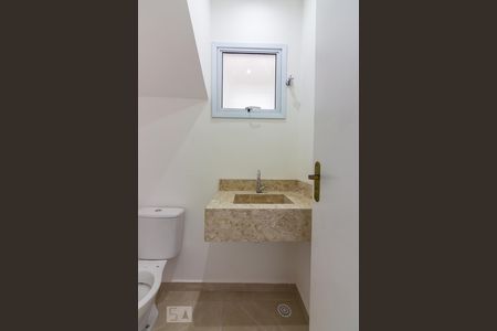 Lavabo de casa para alugar com 3 quartos, 250m² em Santo Antônio, Osasco