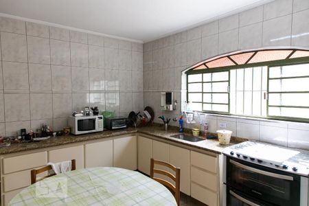 Casa à venda com 200m², 3 quartos e 3 vagasCozinha