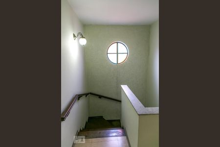 Casa à venda com 200m², 3 quartos e 3 vagasEscadas