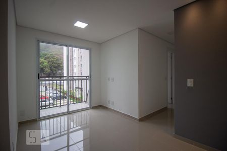 Sala de apartamento para alugar com 2 quartos, 47m² em Taquara, Rio de Janeiro