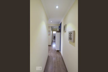 Corredor de apartamento à venda com 3 quartos, 100m² em Santa Teresinha, São Paulo