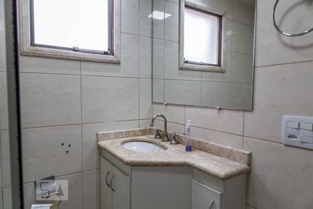 Apartamento à venda com 142m², 4 quartos e 4 vagasBanheiro Suíte