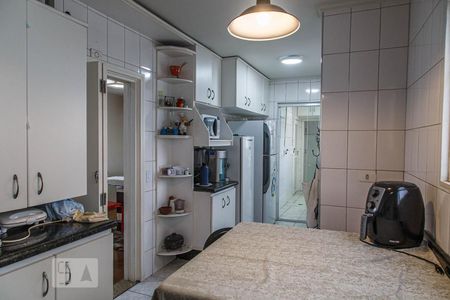 Apartamento à venda com 142m², 4 quartos e 4 vagasCozinha