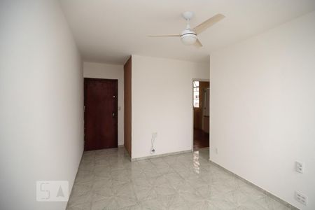 Sala de apartamento para alugar com 3 quartos, 67m² em Todos Os Santos, Rio de Janeiro