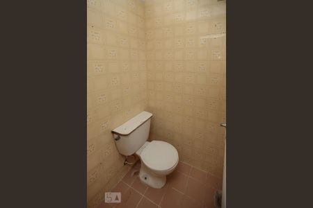 Banheiro de serviço de apartamento para alugar com 3 quartos, 67m² em Todos Os Santos, Rio de Janeiro