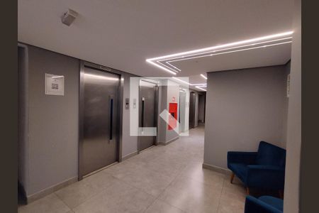 Hall de entrada de kitnet/studio para alugar com 1 quarto, 28m² em Aclimação, São Paulo