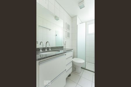 Apartamento à venda com 76m², 3 quartos e 2 vagasBanheiro Social
