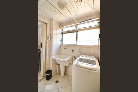 Apartamento à venda com 66m², 3 quartos e 1 vagaÁrea de Serviço