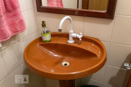 Casa à venda com 150m², 4 quartos e 2 vagasBanheiro - Torneira