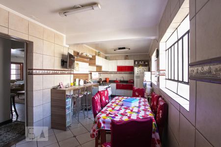 Casa à venda com 150m², 4 quartos e 2 vagasCozinha