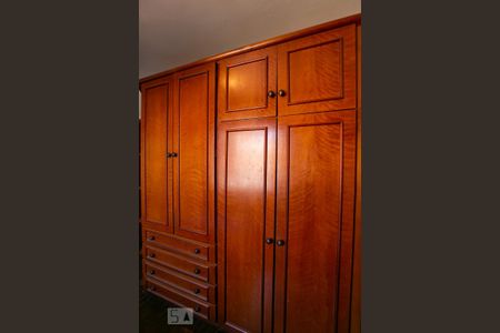 Casa à venda com 150m², 4 quartos e 2 vagasDetalhe