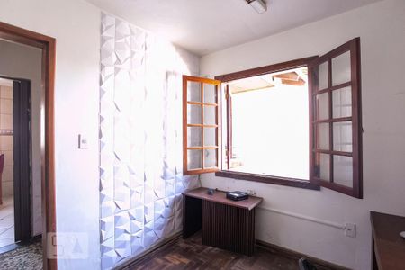 Casa à venda com 150m², 4 quartos e 2 vagasEscritório