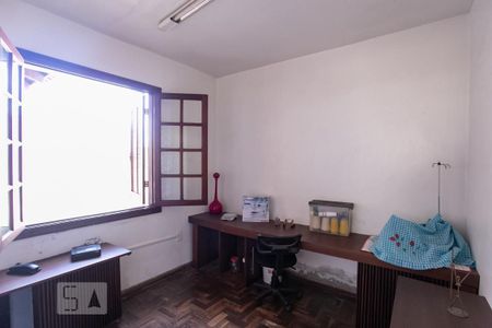 Casa à venda com 150m², 4 quartos e 2 vagasEscritório