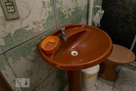 Casa à venda com 150m², 4 quartos e 2 vagasBanheiro - Torneira