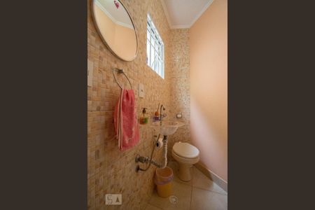 Casa à venda com 206m², 3 quartos e 3 vagasLavabo