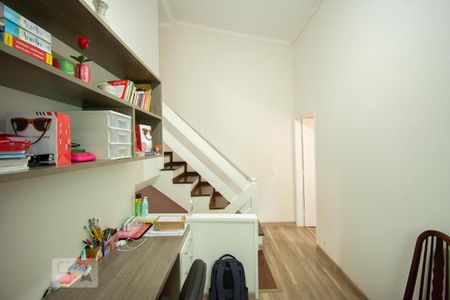 Casa à venda com 206m², 3 quartos e 3 vagasEscritório